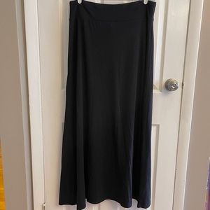 2/$15 or 3/$20- Gap black maxi skirt